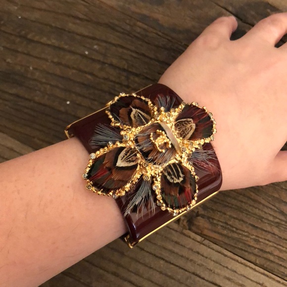 SOLD Chanel Runway Feather Cuff bracelet - Picture 5 of 8